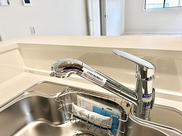 【浄水器】■清潔でおいしい水を手軽に供給してくれます