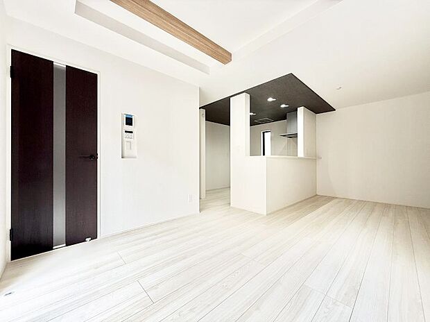 【リビングダイニング】1号棟  ■シンプルだけど贅沢、大切な人と過ごす心がほどける空間