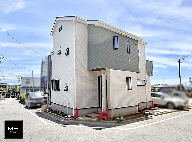 【現地外観写真】1号棟 ■暮らしを彩る充実した設備仕様が備わった住まい