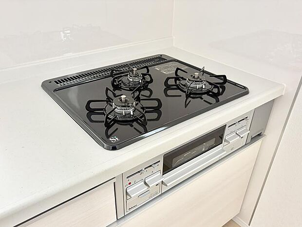 【3口ガスコンロ】■一度に多くの料理ができ便利で効率的