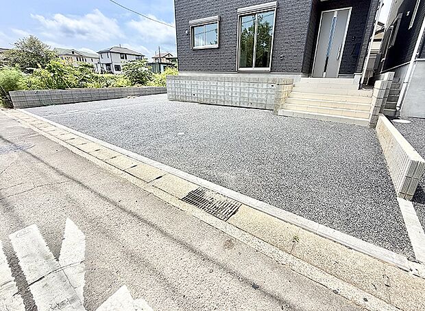 【駐車場】2号棟 ■自宅にカースペースがあると助かります