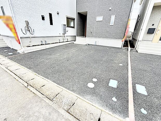 【駐車場】2号棟 ■自宅にカースペースがあると助かります