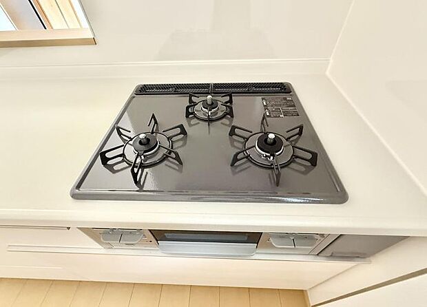 【3口ガスコンロ】■一度に多くの料理ができ便利で効率的
