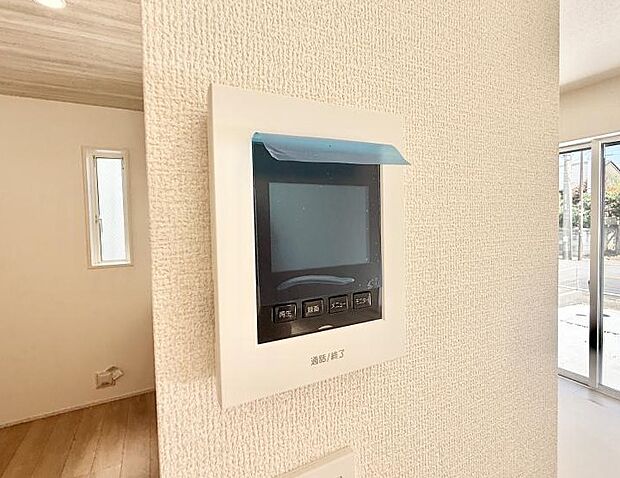 【TVモニター付インターフォン】■訪問者を確認できて安心感が増します