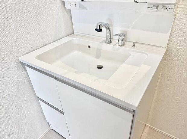 【ハンドシャワー付洗面台】■手洗いや顔を洗う時も快適に使える便利なシャワー