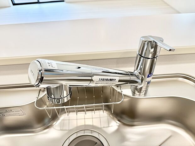 【浄水器】■清潔でおいしい水を手軽に供給してくれます