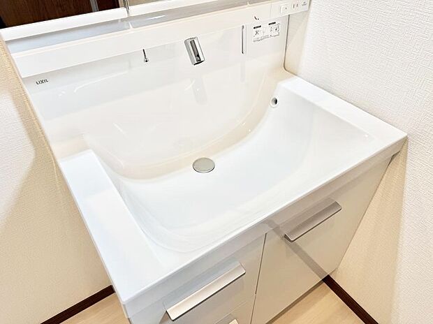 【ハンドシャワー付洗面台】■手洗いや顔を洗う時も快適に使える便利なシャワー