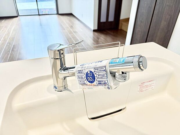 【浄水器】■清潔でおいしい水を手軽に供給してくれます