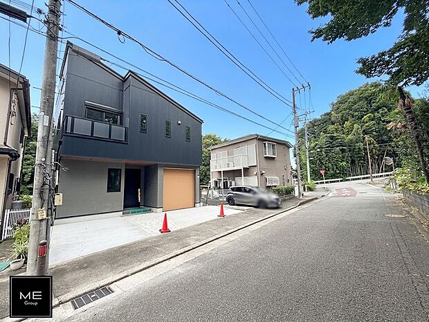 【前面道路含む現地写真】■優雅なラインが、毎日を引き立てます