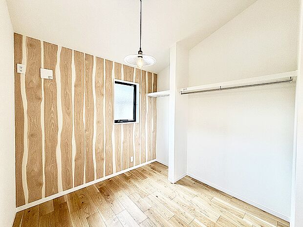 【寝室】1号棟 ■家具をうまく配置すれば広々とした空間を使い動きやすく、リラックスした時間が過ごせます