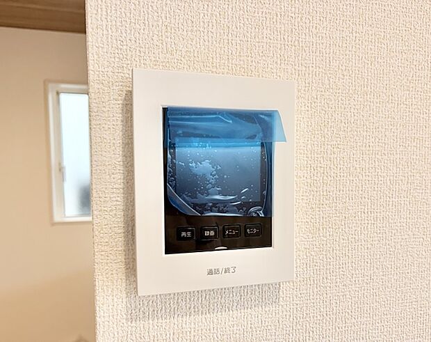 【TVモニター付インターフォン】■訪問者を確認できて安心感が増します