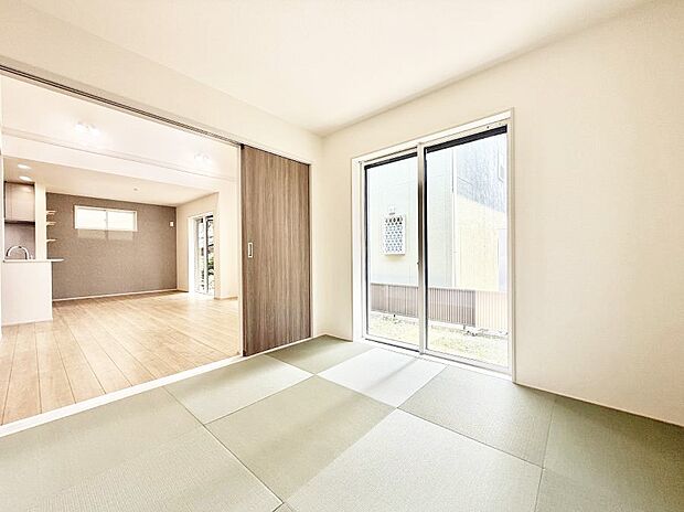 【リビング以外の居室】1号棟 ■清潔感あふれるお部屋で毎日を快適に過ごせます
