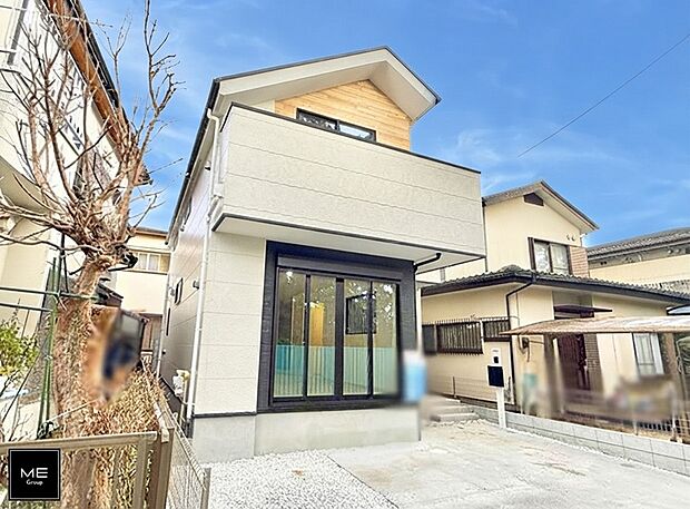 【現地外観写真】■暮らしを彩る充実した設備仕様が備わった住まい