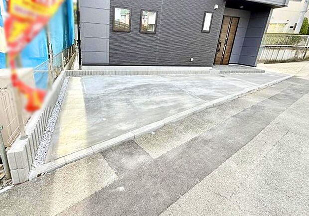 【駐車場】1号棟 ■自宅にカースペースがあると助かります