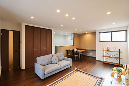 【ドリームタウンシリーズ施工例：リビング】