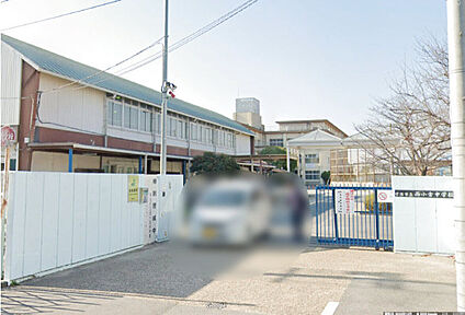 西小倉中学校 約594ｍ(徒歩8分)