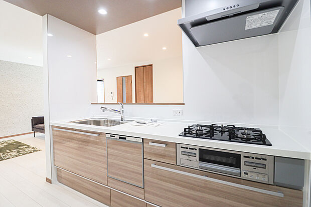 【【キッチン(施工例)】】食器洗い乾燥機付きのシステムキッチン!家事の時間を短縮してくつろぎタイムを増やせます!