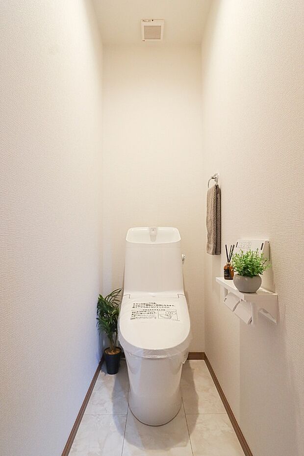 【【トイレ(施工例)】】一日平均8回、一年平均2500回。長い時間を過ごすトイレだからこそ快適空間に