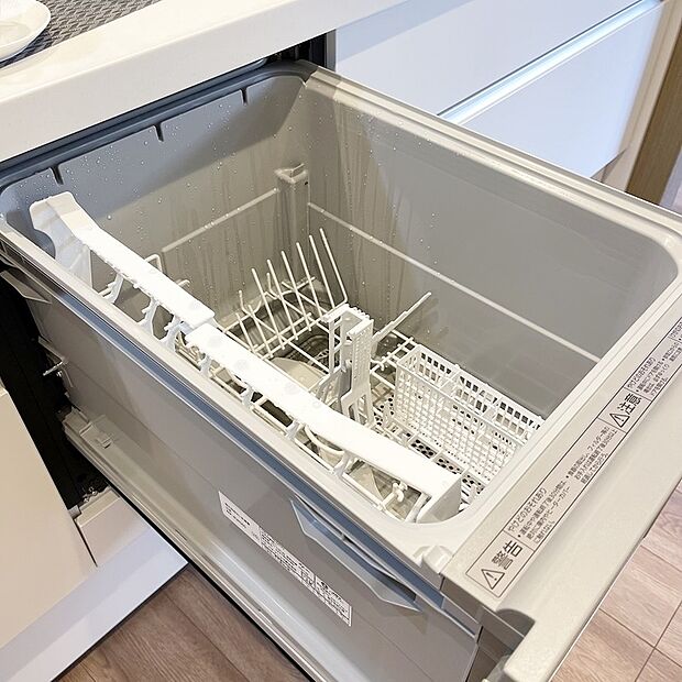 【【食器洗浄乾燥機】】■食器洗浄乾燥機付きのシステムキッチンで、食後の団らん時間もご家族と一緒に楽しむことができます♪