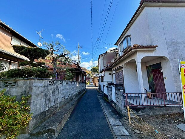 【現地写真】弊社は毎日新物件の情報を入荷しており、水面下物件も多数！いつ来ても新情報が沢山！住宅ローンのご相談や売却のご相談などご質問にお答えします。（R7.12撮影）