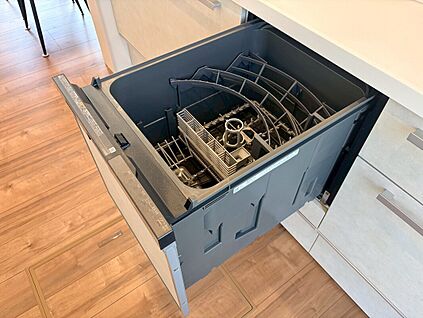 【ドリームタウン共通仕様施工例：食器洗浄乾燥機】