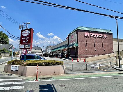 マツヤスーパー久津川店 867ｍ(徒歩11分)