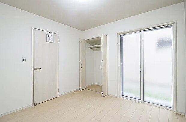 【【ドリームタウンシリーズ施工例】】◆各お部屋の収納は住みやすさへのこだわりです。部屋が物であふれて散らかるということが少なくなり、スッキリと片付いた状態を維持することができます。