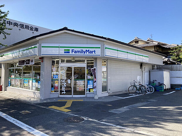 ファミリーマート北野白梅町店