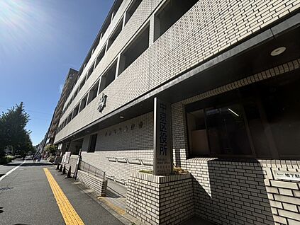 京都市中京区役所 約576ｍ(徒歩8分)