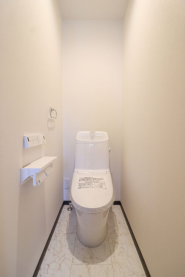 【【施工例：トイレ】】ウォシュレット付きのトイレです。