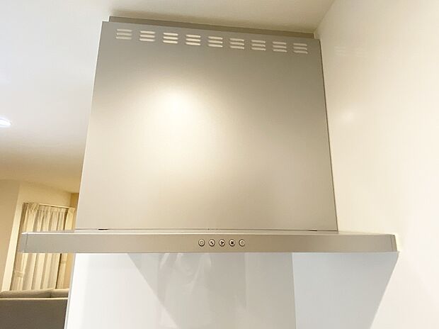 【【換気扇】】◆女性の方でも取り外せるワンタッチの換気扇なのでお掃除もラクラクできちゃいますね！
◆汚れやすいキッチン周りがキレイに保てます！