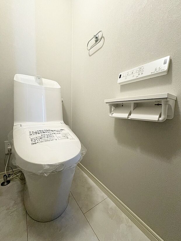 【トイレ】清潔感のあるトイレです。
室内（2025年9月）撮影