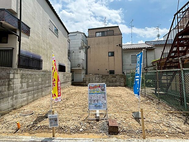 【現在更地】
「実際にどんな仕様の建物が建つの?」そんな方!モデルハウスへご招待致します!(R7.5撮影)
