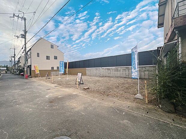 ＼土地のみのご購入も可能／
好きなハウスメーカー・建築会社で建築OK！
設計やデザインなどのこだわりが強い方、好きなだけ時間をかけて家造りをしたい方にオススメ！