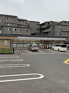 セブンイレブン嵯峨野店 約616ｍ(徒歩8分)