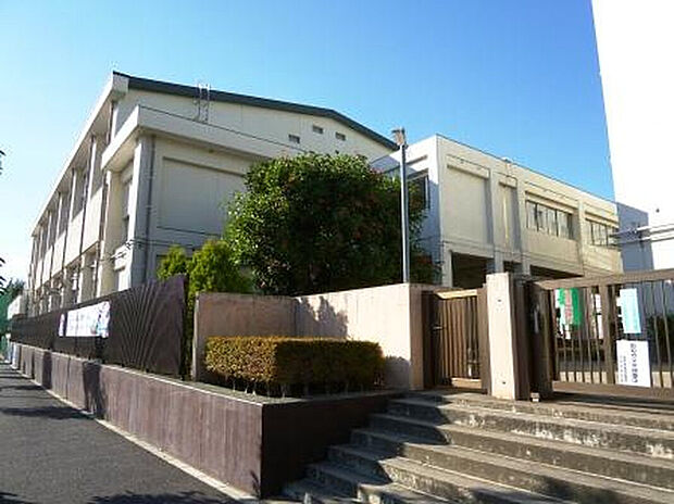 世田谷区立北沢中学校（約1,000m）