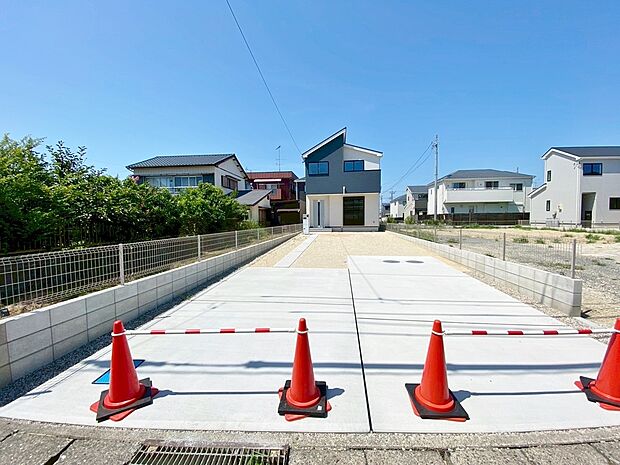 　　　　１号棟　外観写真
　　　当日の案内も可能です。
　お気軽にお問い合わせください！