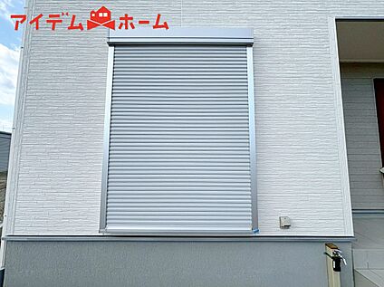 １号棟　防犯シャッター