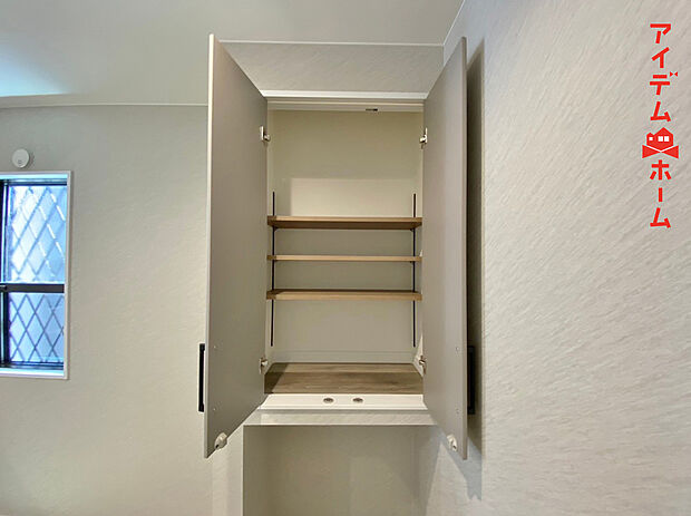 【１号棟　パントリー】パントリーがあるので
保存食やストックを収納でき便利です！
