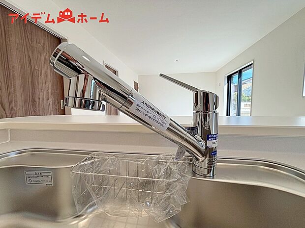 【2号棟 浄水器内蔵型水栓】しっかりと塩素を除去。毎日おいしいお水を楽しめます。
塩素によるお野菜のビタミン破壊も抑止出来ます。