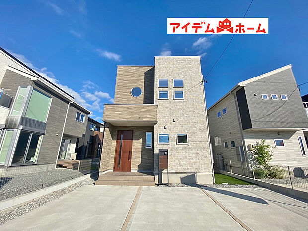 【　　　３号棟外観写真】　　　当日の案内も可能です♪
　お気軽にお問い合わせください！