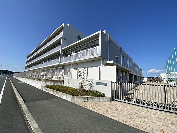 浜松市立浜名中学校（約2,037m）