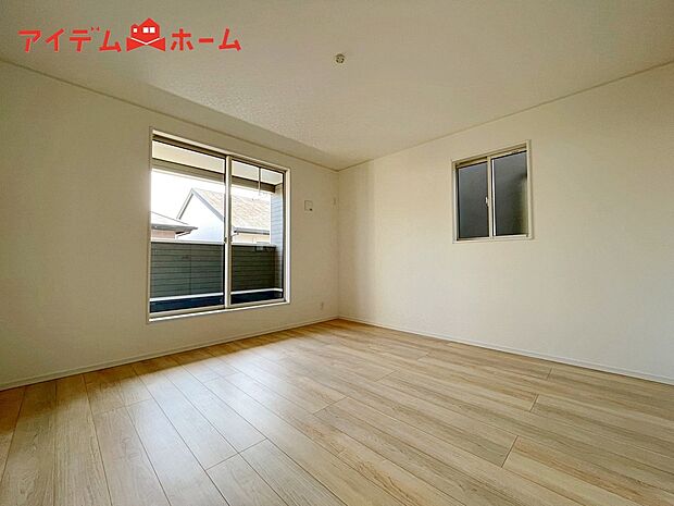 【2号棟 寝室】広々とした居住空間は日々の暮らしを彩り、
心のやすらぎと満足感を与えてくれます。