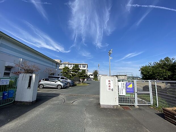 浜松市立曳馬中学校(約160m)