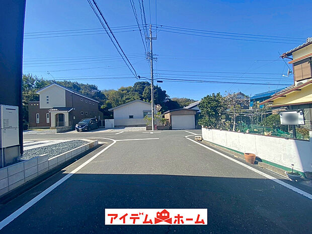 【前面道路写真】　　　当日の案内も可能です♪
　お気軽にお問い合わせください！