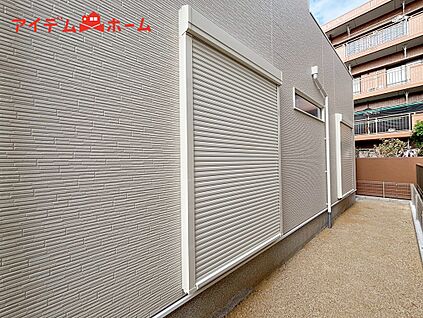 ５号棟　防犯シャッター