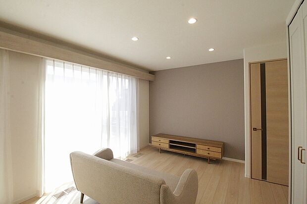 【【7号棟】リビング】どこにいても家族の顔が見える、オープンリビングです。