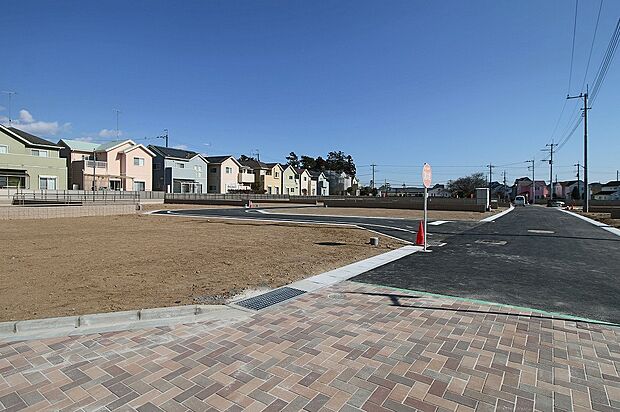 【現地写真】分譲地内は安心の6.0m道路