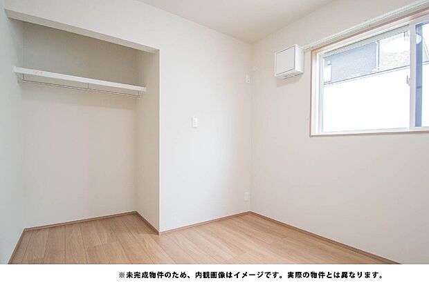 【片付け上手になれるオープンクローゼット】出し入れしやすく衣替えも簡単。子どもが自分でお片付けする習慣も自然と身につきます。