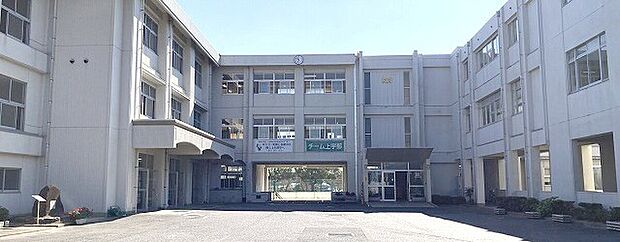 上宇部中学校(約1,100m)